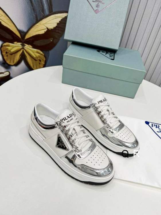 Picture of Prada Shoes _SKUPradasz35-402Crr030118820